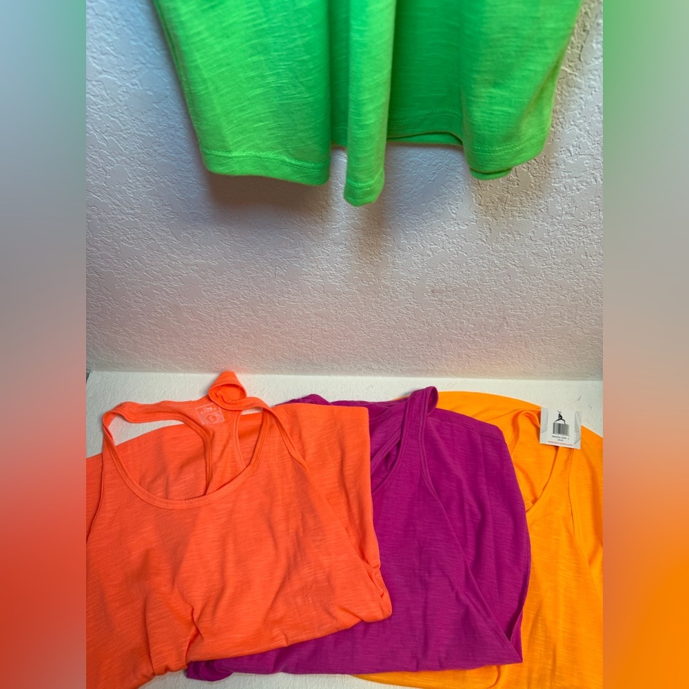 NWOT 4 pack Vibrant Tank Racer Back Flowey Everyday Workout Tanks Oversized S